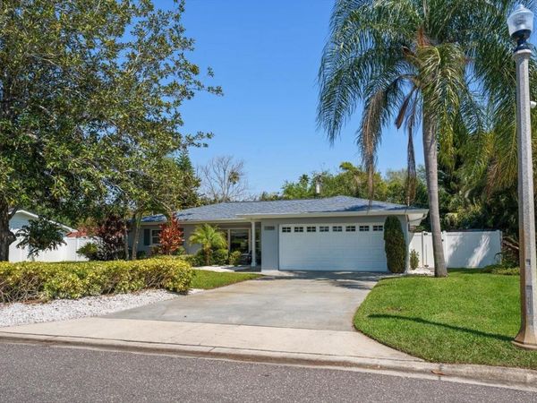 1729 LAURIE LANE , BELLEAIR, FL 33756