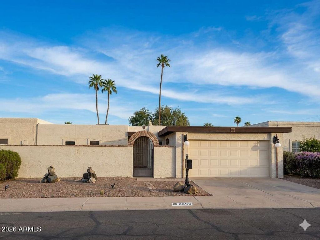3108 W Clinton Street, Phoenix, AZ 85029 Main Photo
