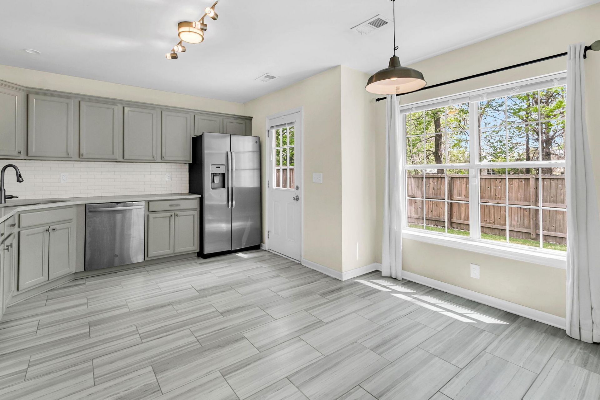 604 Tribeca Court Photo 13