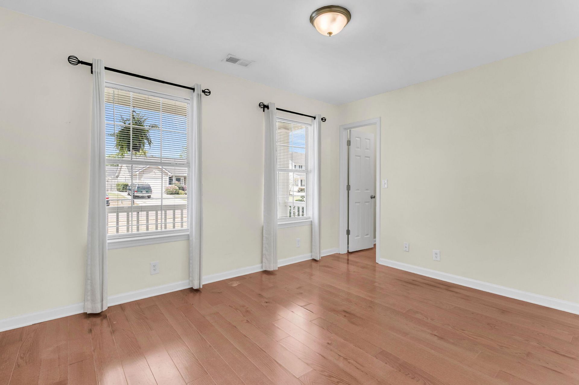 604 Tribeca Court Photo 16