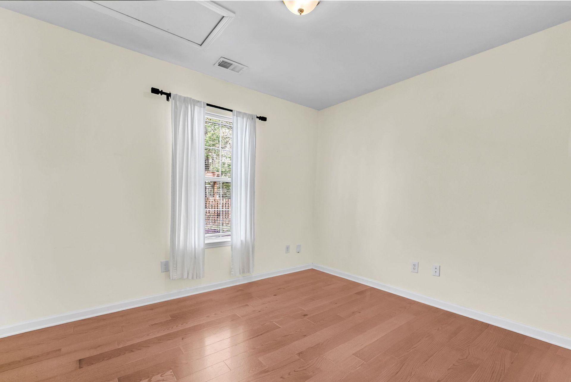 604 Tribeca Court Photo 18