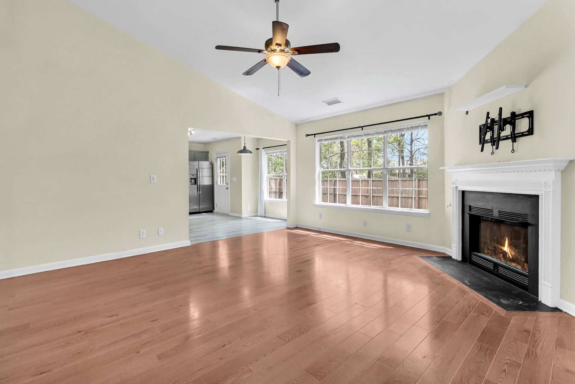 604 Tribeca Court Photo 8