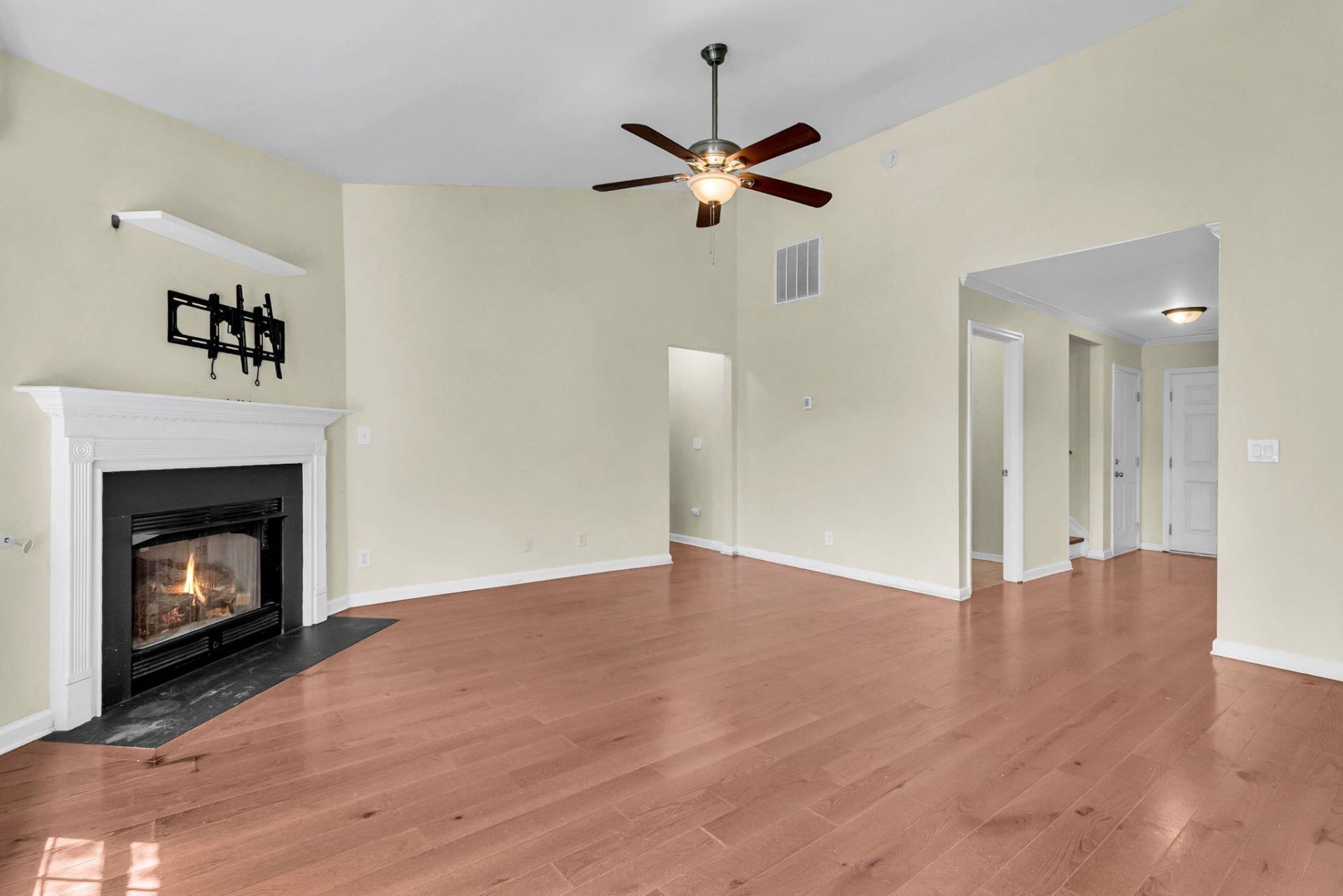 604 Tribeca Court Photo 9