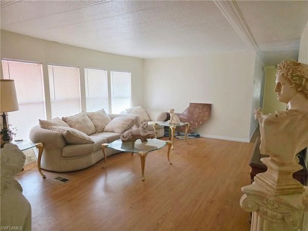 8290 Nault RD , NORTH FORT MYERS, FL 33917