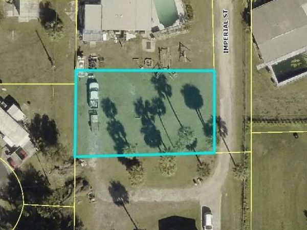 101 Imperial ST , NORTH FORT MYERS, FL 33917