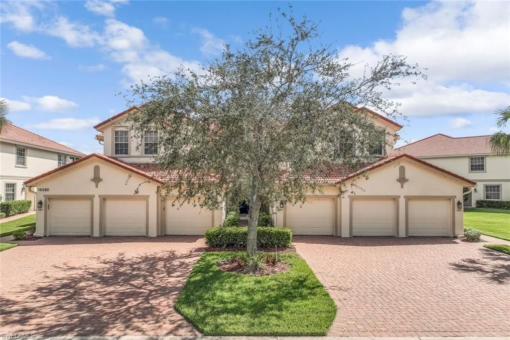 16580 Crownsbury Way, Unit 202, Fort Myers, FL 33908 Photo