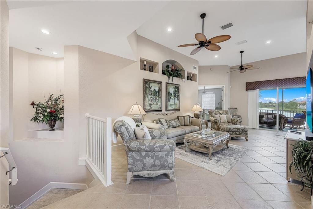 16580 Crownsbury Way, Unit 202, Fort Myers, FL 33908 Photo