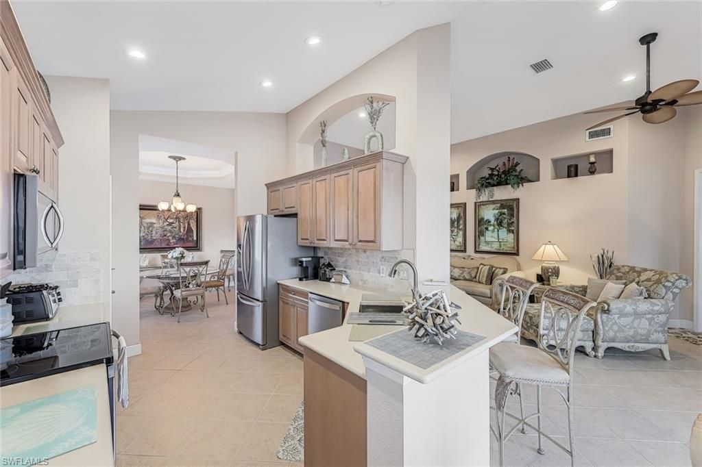 16580 Crownsbury Way, Unit 202, Fort Myers, FL 33908 Photo