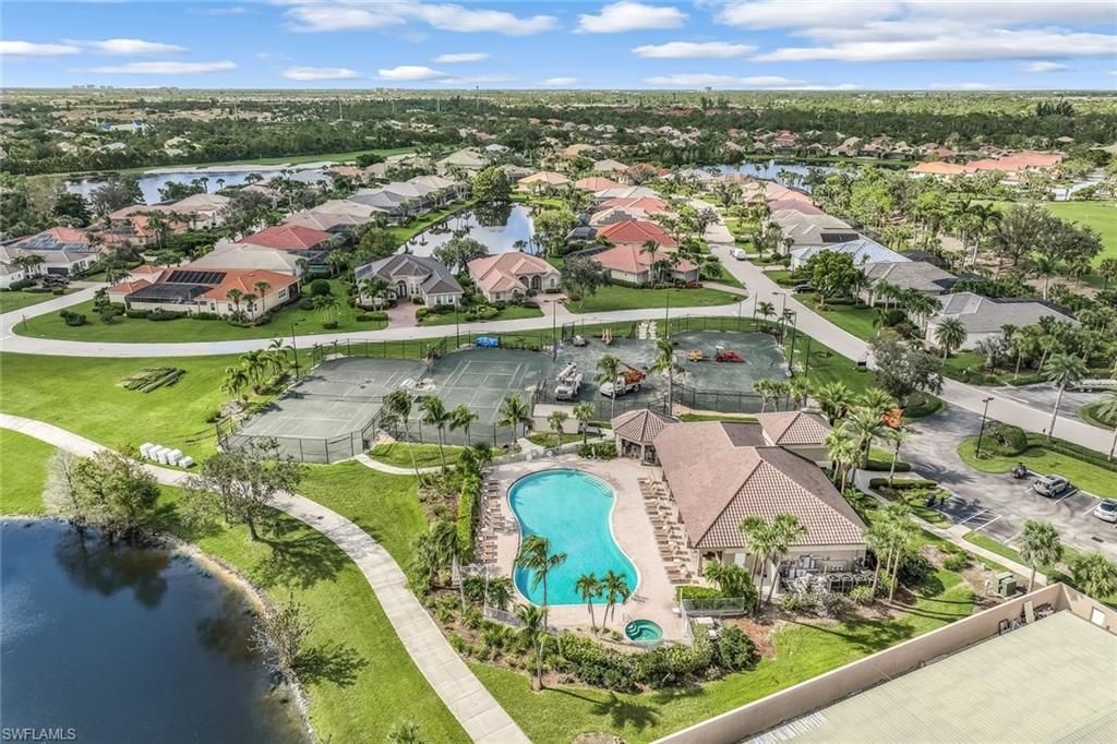 16580 Crownsbury Way, Unit 202, Fort Myers, FL 33908 Photo