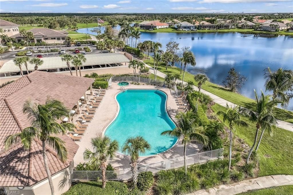 16580 Crownsbury Way, Unit 202, Fort Myers, FL 33908 Photo