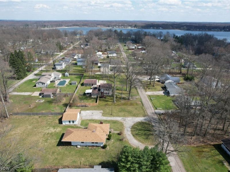 17570 Lakewood Avenue, Lake Milton, OH 44429 Photo 4