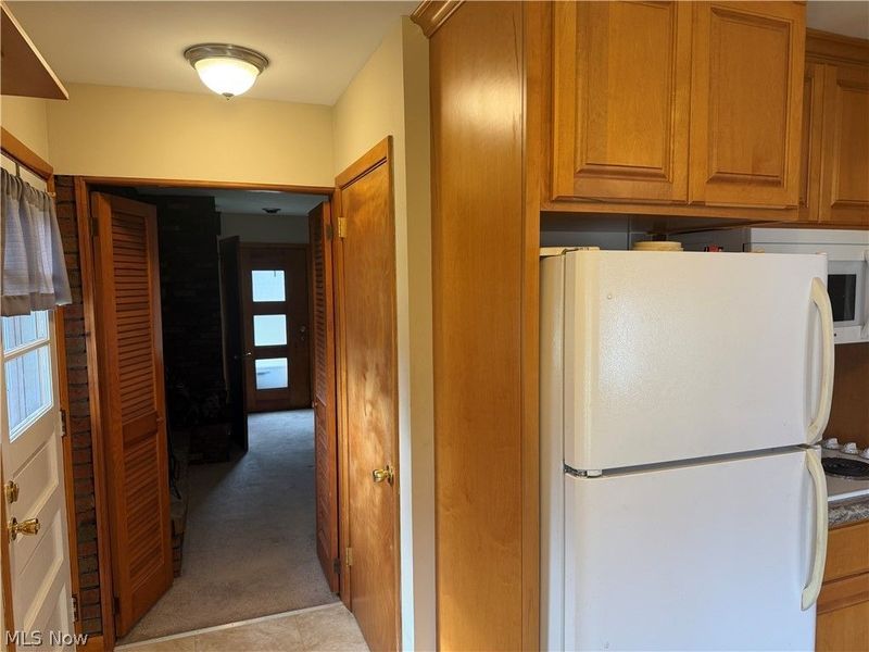 17570 Lakewood Avenue, Lake Milton, OH 44429 Photo 6