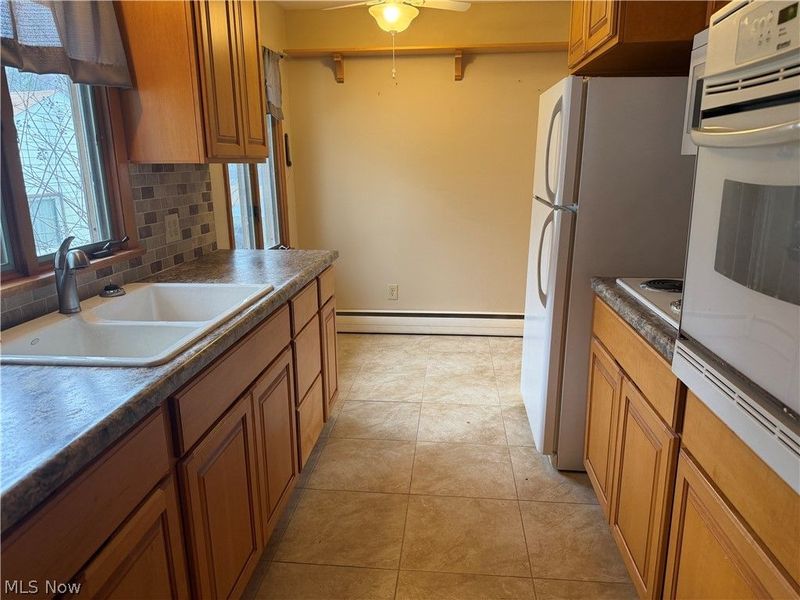 17570 Lakewood Avenue, Lake Milton, OH 44429 Photo 8