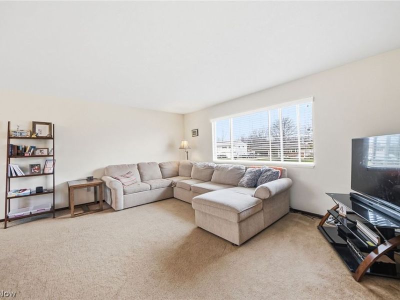 3992 Hilltop Drive, Brunswick, OH 44212 Photo 2