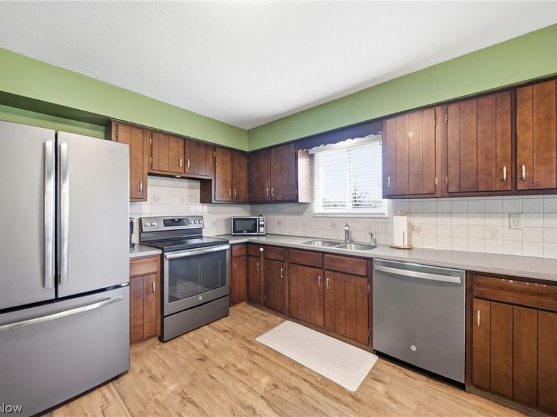 3992 Hilltop Drive, Brunswick, OH 44212 Photo 9