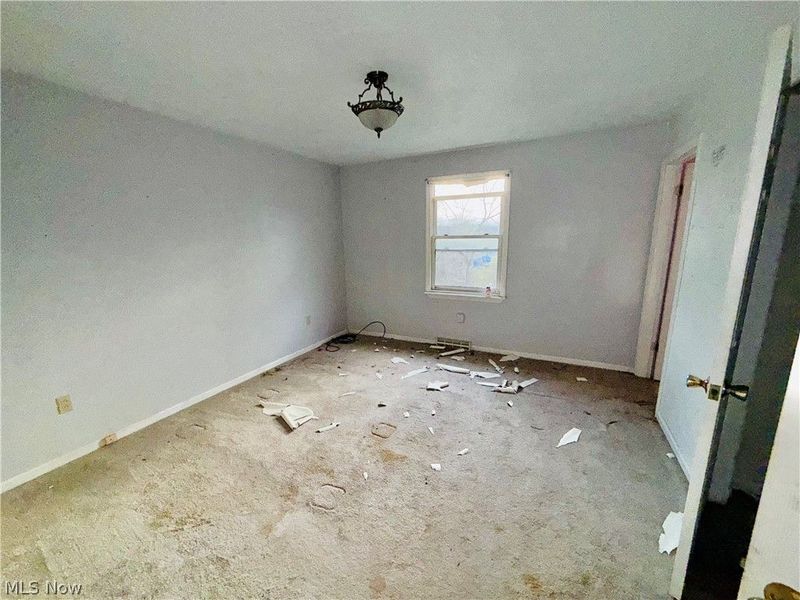 335 Sealock Avenue, Steubenville, OH 43952 Photo 12