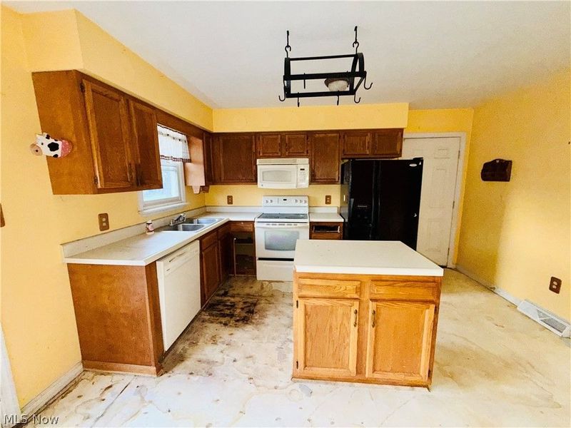 335 Sealock Avenue, Steubenville, OH 43952 Photo 7