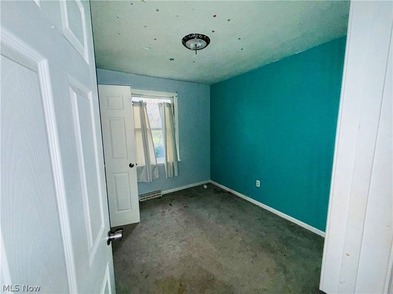 335 Sealock Avenue, Steubenville, OH 43952 Photo 8