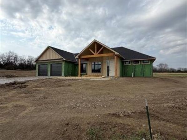 1110 Bluestem Circle, Baldwin City, KS 66006