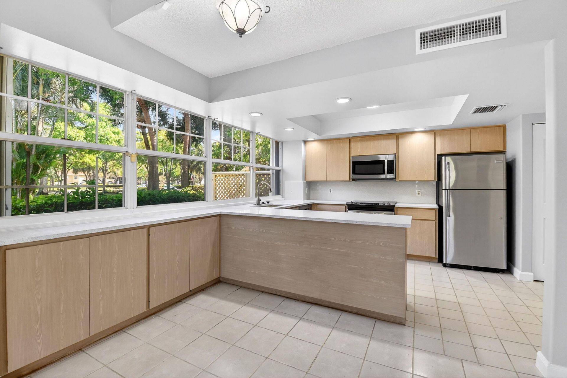 8111 Northboro Court, Unit 11b, Lake Clarke Shores, FL 33406 Photo