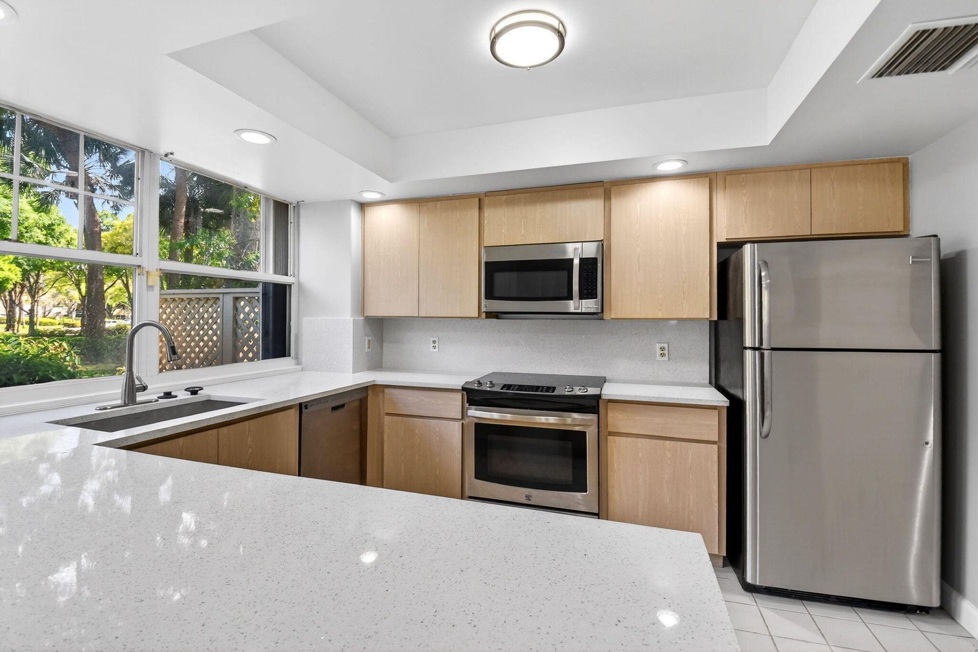 8111 Northboro Court, Unit 11b, Lake Clarke Shores, FL 33406 Photo