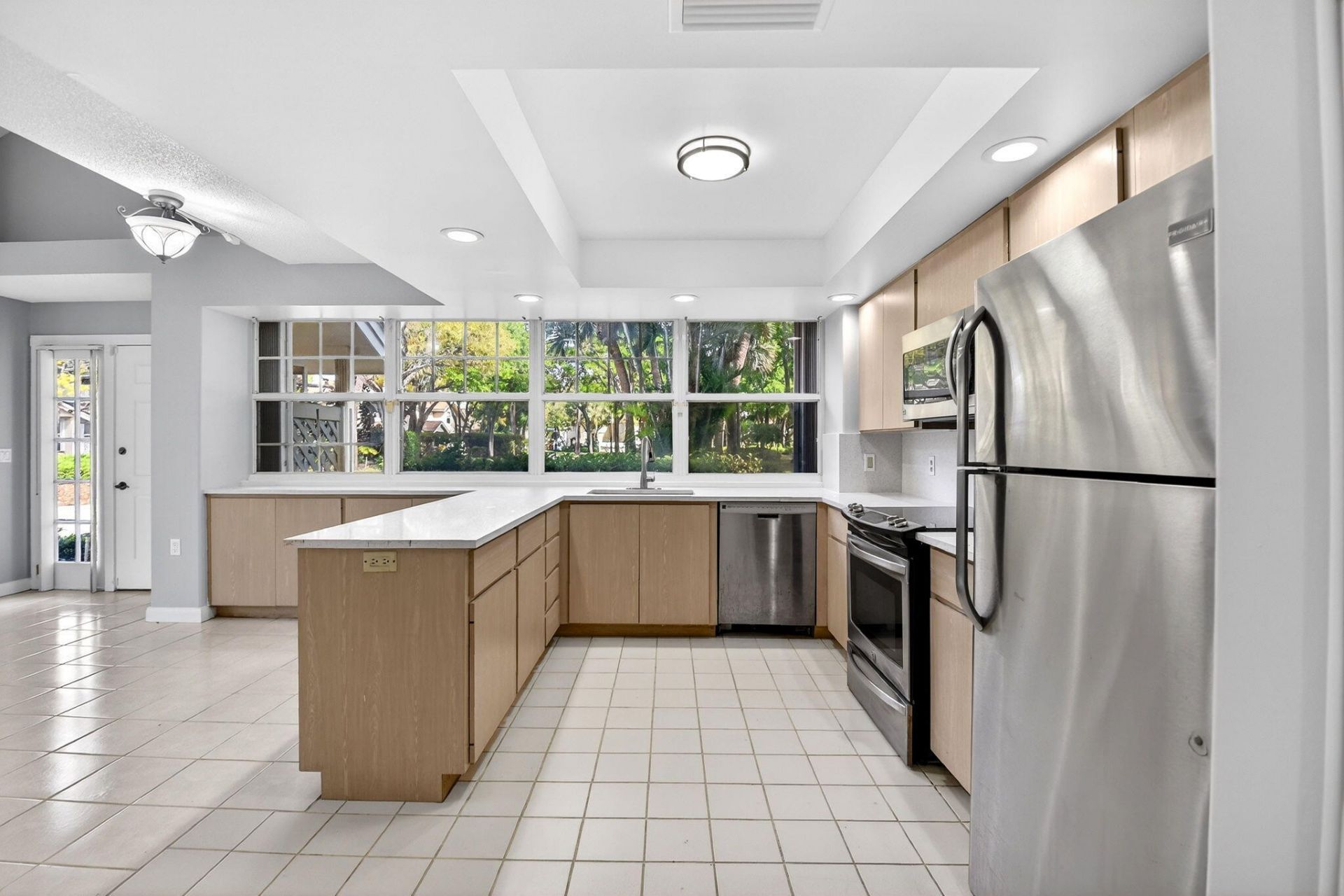 8111 Northboro Court, Unit 11b, Lake Clarke Shores, FL 33406 Photo