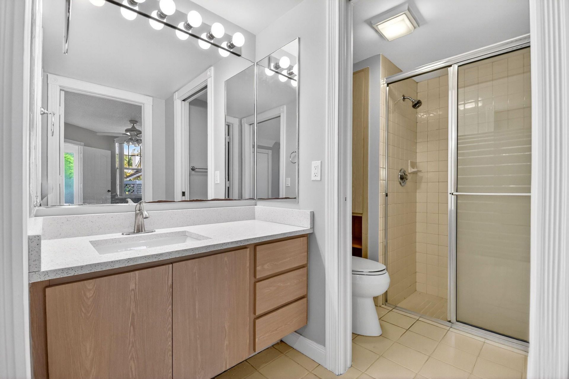 8111 Northboro Court, Unit 11b, Lake Clarke Shores, FL 33406 Photo