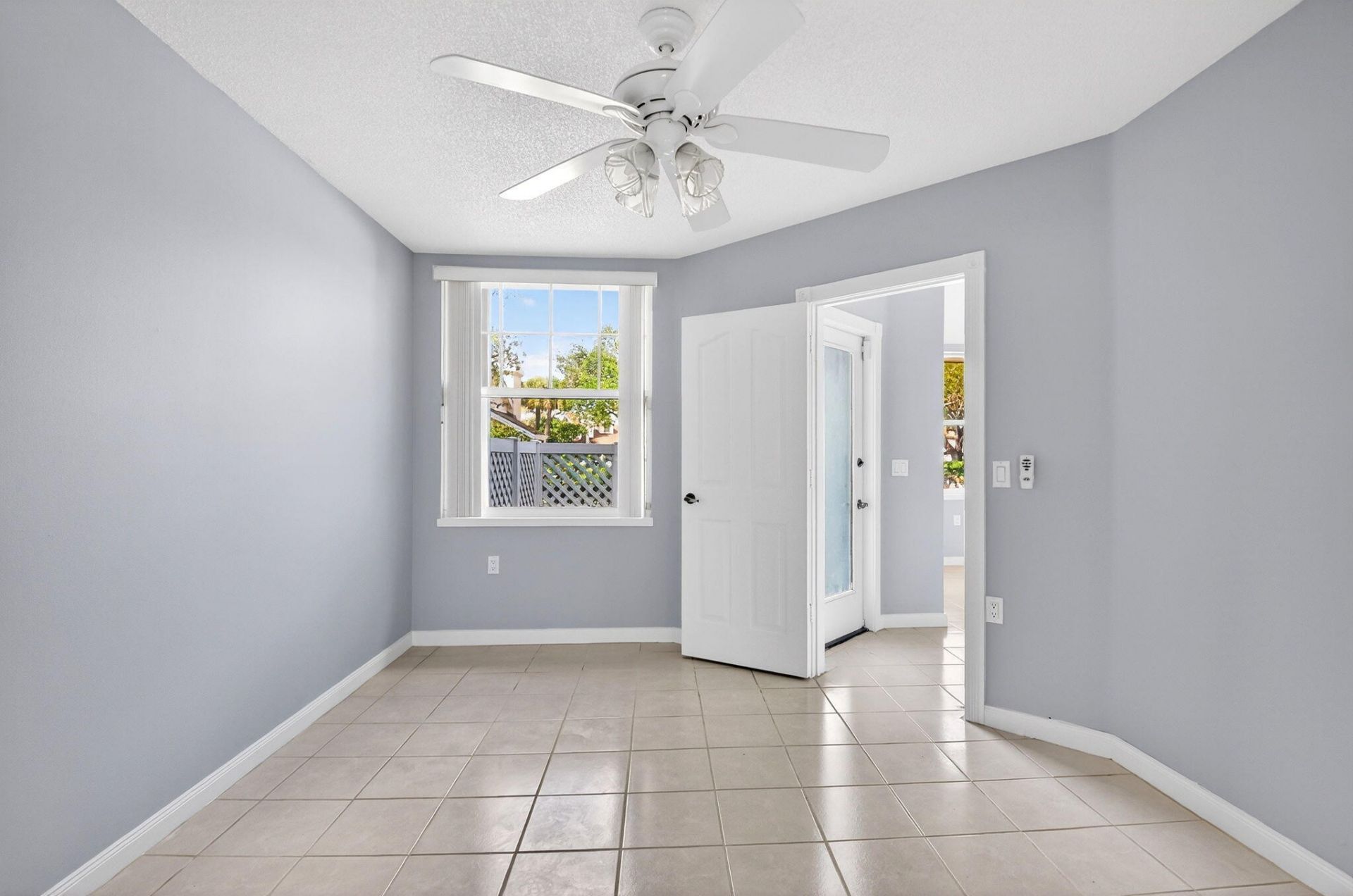 8111 Northboro Court, Unit 11b, Lake Clarke Shores, FL 33406 Photo