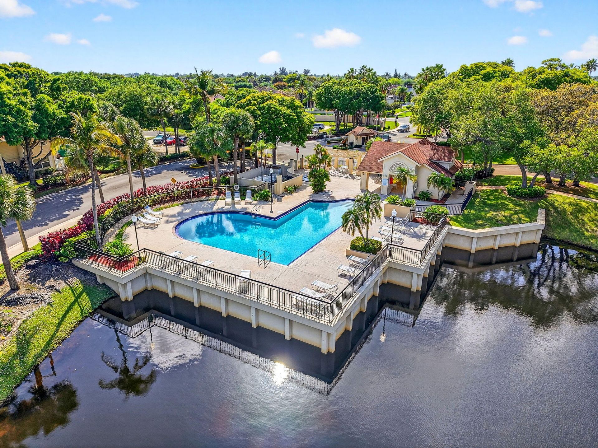 8111 Northboro Court, Unit 11b, Lake Clarke Shores, FL 33406 Photo