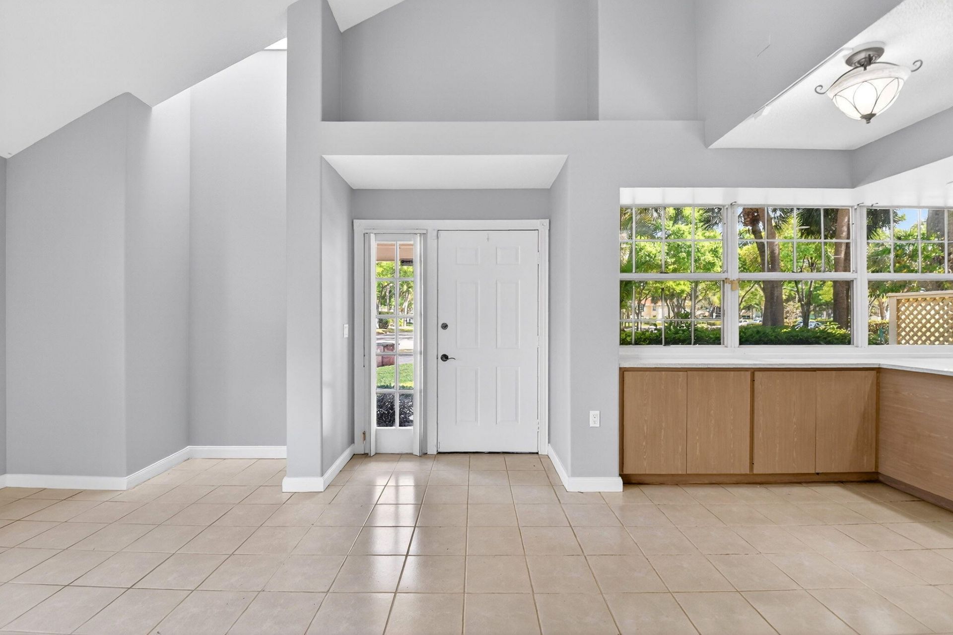 8111 Northboro Court, Unit 11b, Lake Clarke Shores, FL 33406 Photo