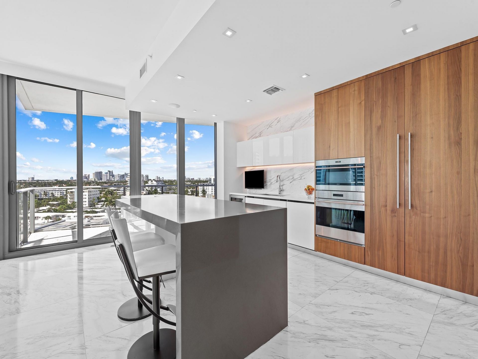 701 N Fort Lauderdale Beach Boulevard, Unit 805, Fort Lauderdale, FL 33304 Photo