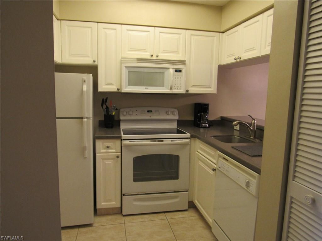3323 Olympic Dr, Unit 716, Naples, FL 34105 Photo