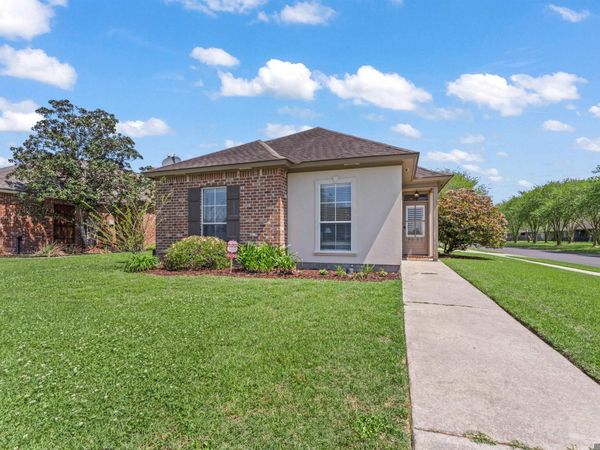 9099 Lake Mist Drive, Baton Rouge, LA 70810