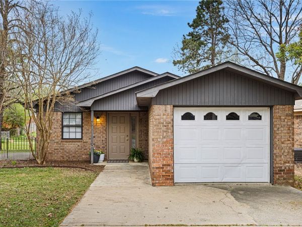 1306 E M Street , Russellville, AR 72801