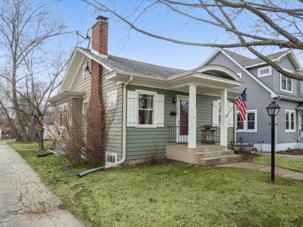 1324 Hickory Street , Waukegan, IL 60085