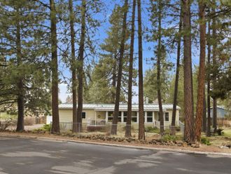 61067 Chuckanut Drive Bend, OR 97702