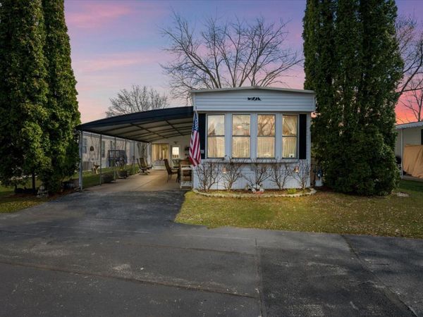 1623 NE Catawba Road, Unit 160, Port Clinton, OH 43452