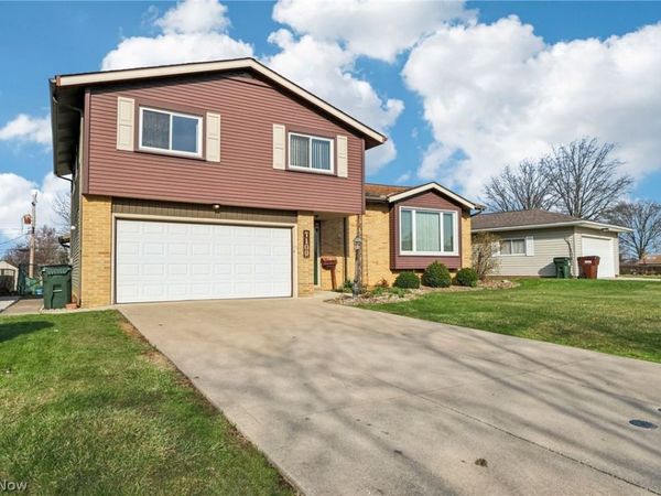 7100 Trevor Lane , Parma, OH 44129