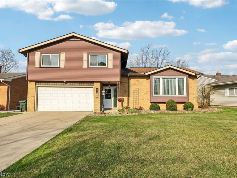 7100 Trevor Lane, Parma, OH 44129 Photo 2