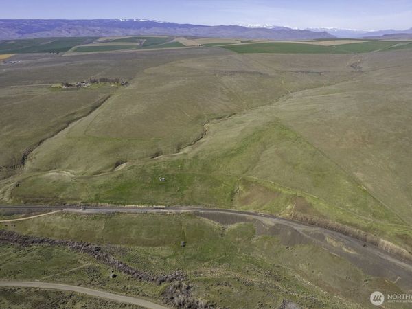 21954 Baird Springs Road NW, Quincy, WA 98848