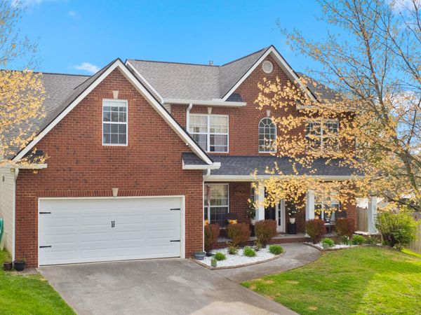 9906 Bassett Lane, Knoxville, TN 37932