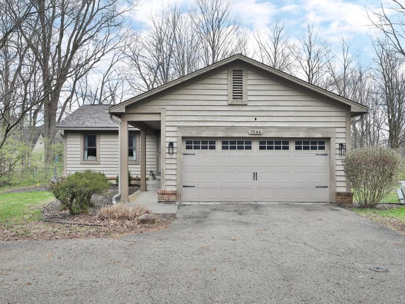 7044 Linworth Road, Columbus, OH 43235 Photo 1