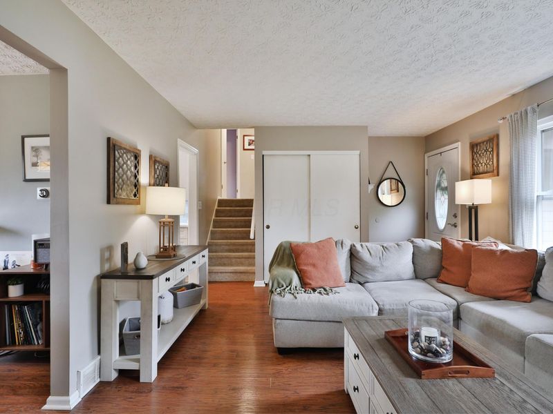 7044 Linworth Road, Columbus, OH 43235 Photo 11