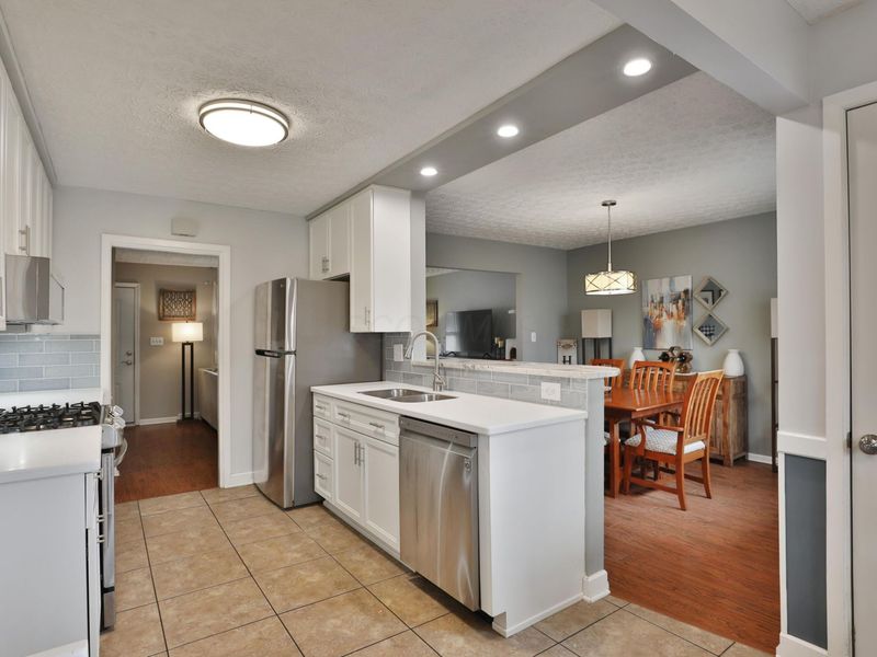 7044 Linworth Road, Columbus, OH 43235 Photo 15