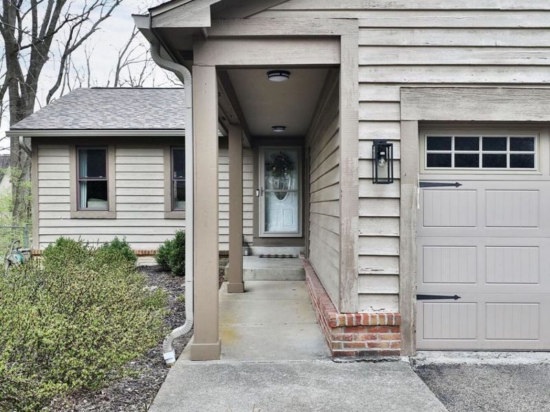 7044 Linworth Road, Columbus, OH 43235 Photo 2