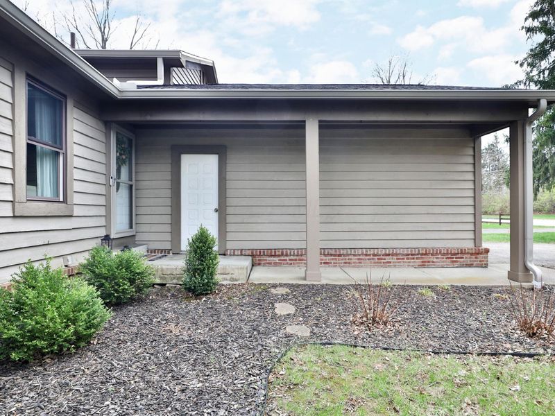 7044 Linworth Road, Columbus, OH 43235 Photo 4