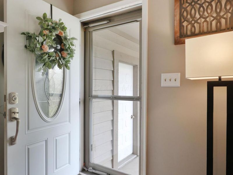 7044 Linworth Road, Columbus, OH 43235 Photo 5