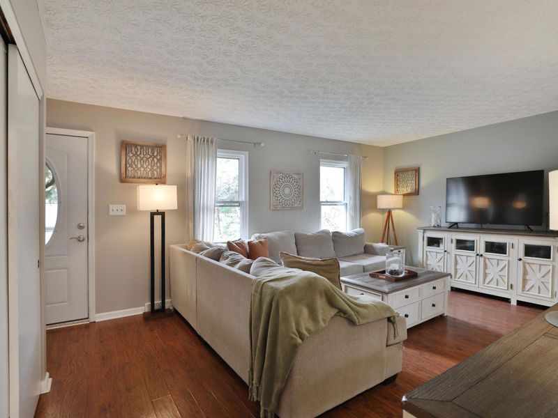 7044 Linworth Road, Columbus, OH 43235 Photo 7