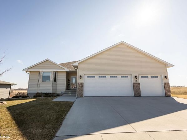 112 Coventry Court, Clear Lake, IA 50428