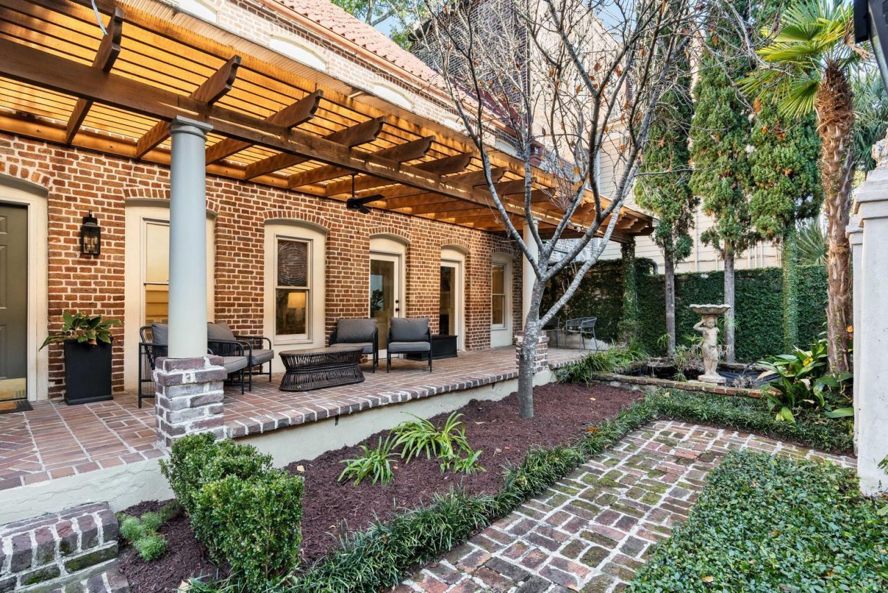 49 Smith Street Photo 11